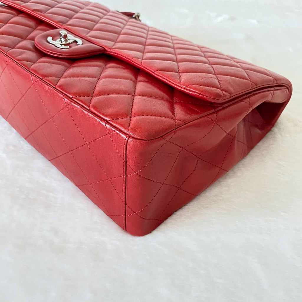 Chanel Classic Maxi Single Flap Bag