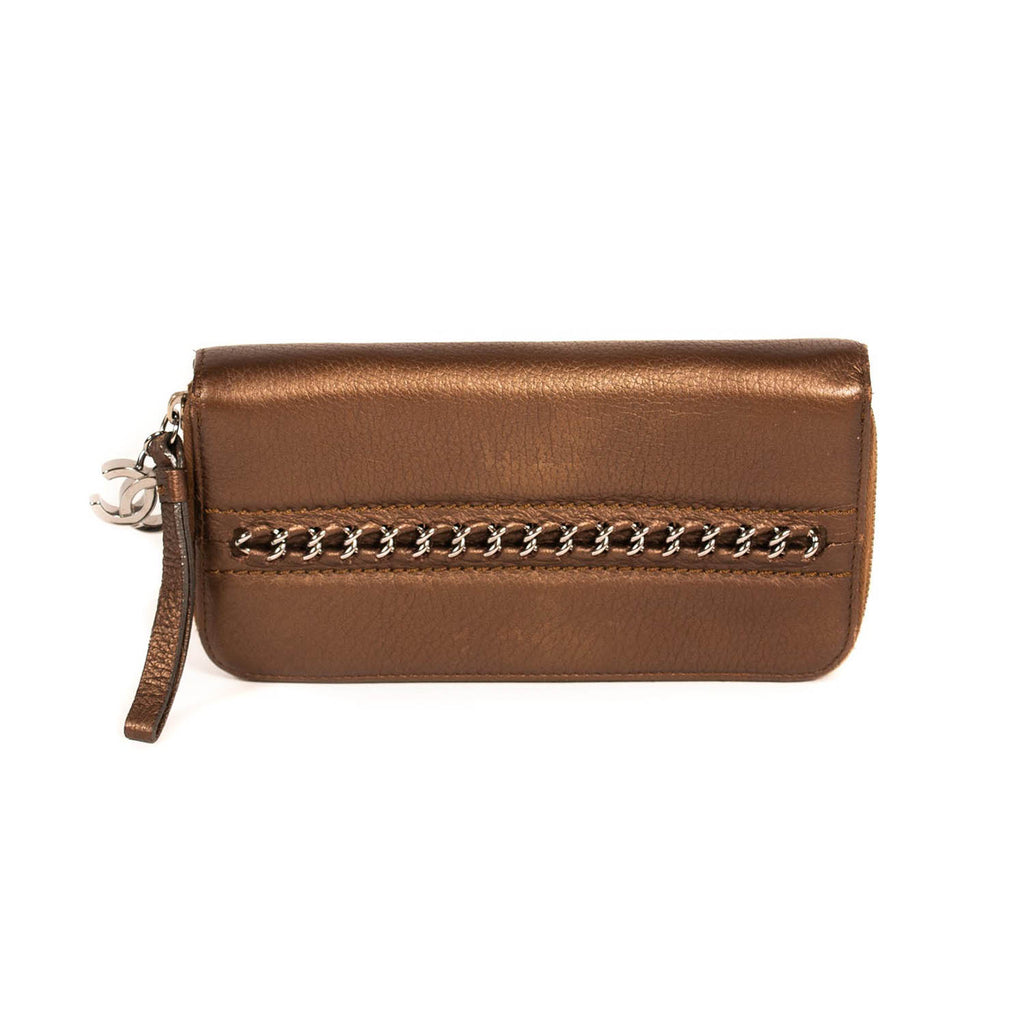 Chanel Luxe Ligne Wallet Accessories Chanel - Shop authentic new pre-owned designer brands online at Re-Vogue