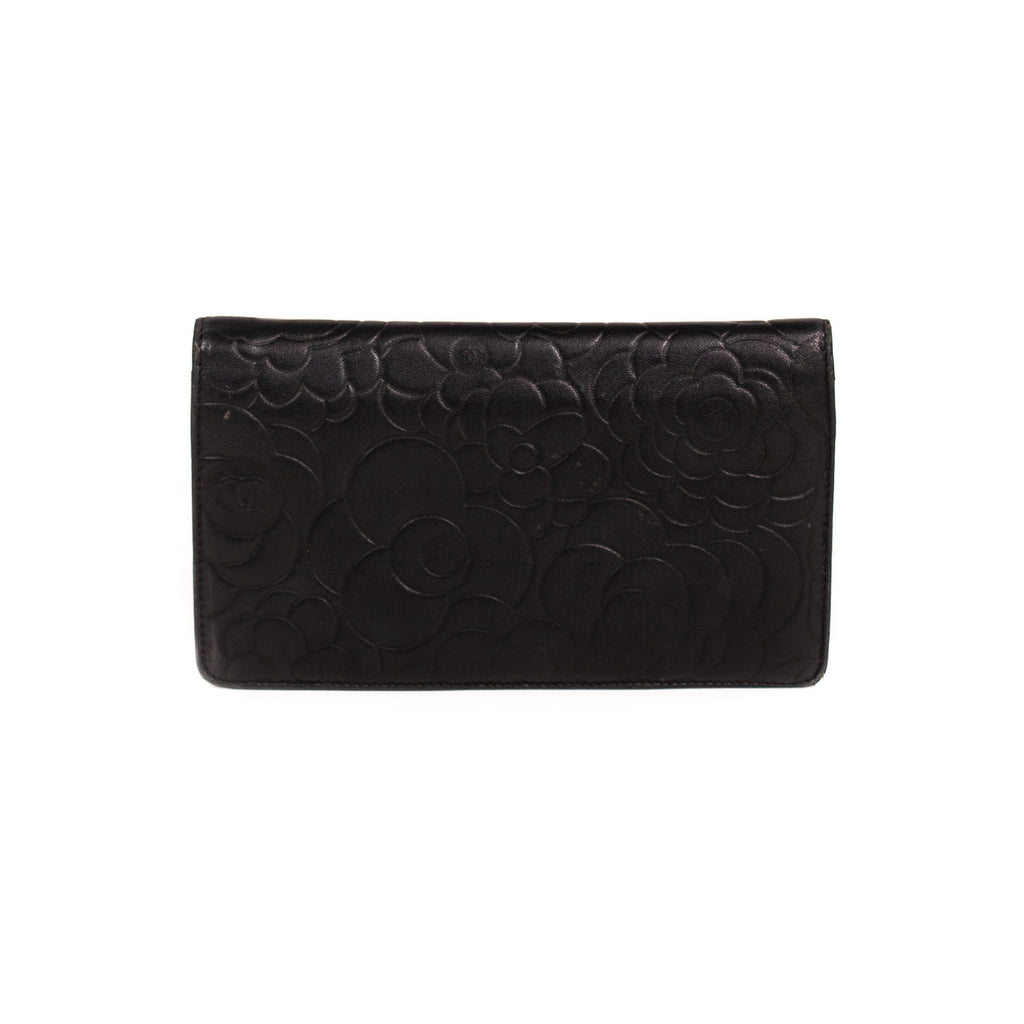 Chanel Camelia Bifold Wallet Accessories Chanel - Shop authentic new pre-owned designer brands online at Re-Vogue
