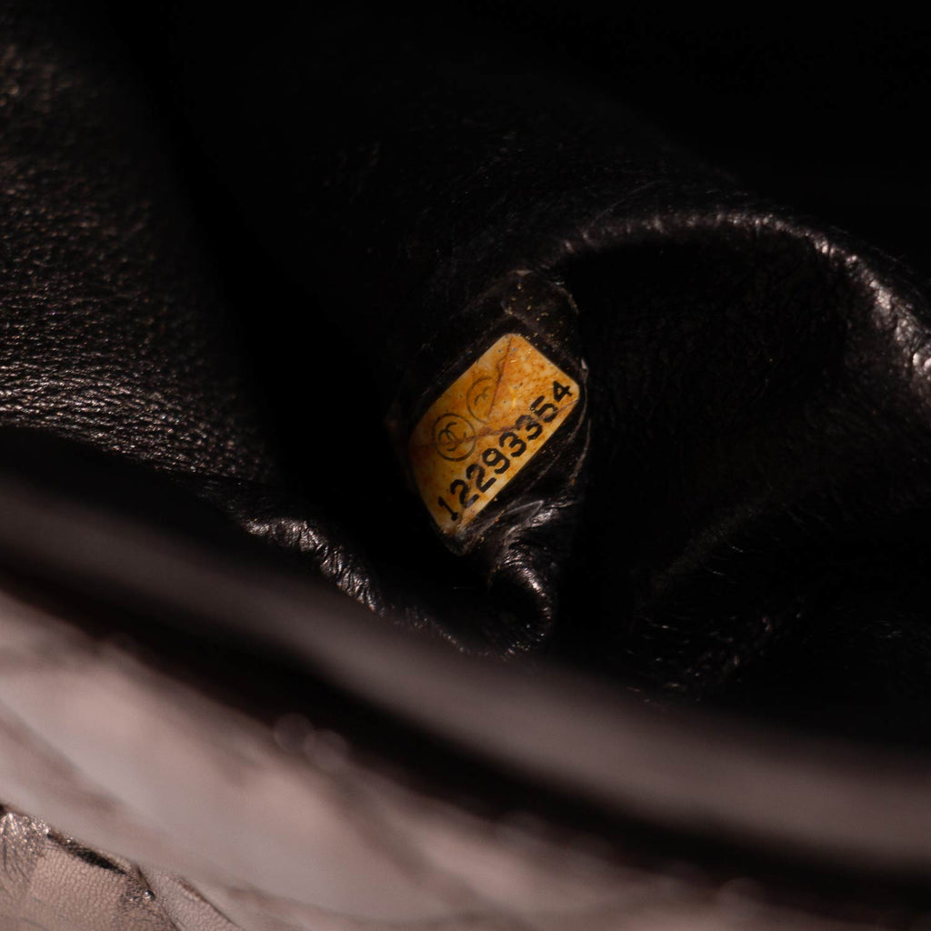 Chanel 2.55 Reissue 226 Flap Bag Bags Chanel - Shop authentic new pre-owned designer brands online at Re-Vogue