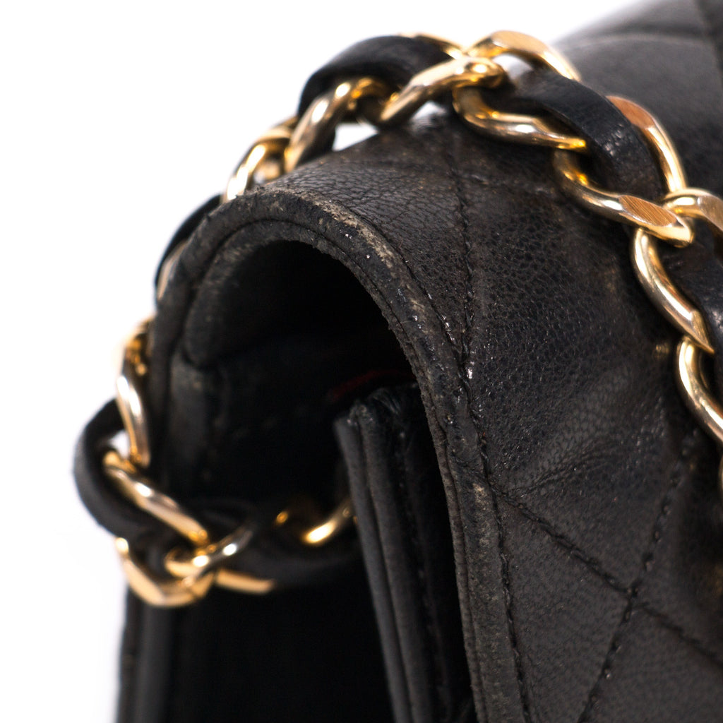 Chanel Classic Quilted Chain Shoulder Bag Bags Chanel - Shop authentic new pre-owned designer brands online at Re-Vogue