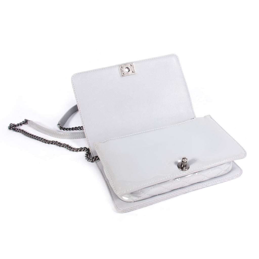 Chanel Boy Reverso Small - revogue