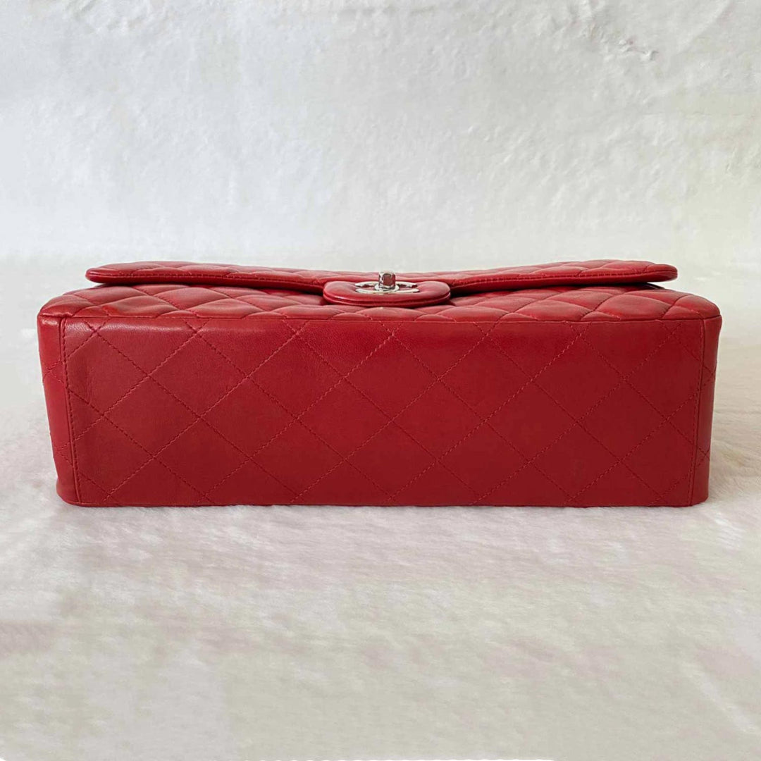 Chanel Classic Maxi Single Flap Bag