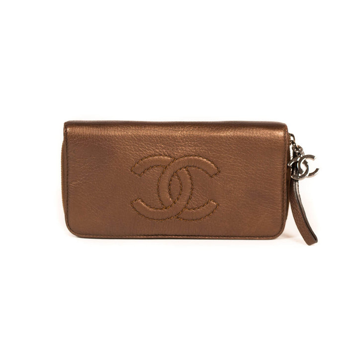 Chanel Luxe Ligne Wallet Accessories Chanel - Shop authentic new pre-owned designer brands online at Re-Vogue