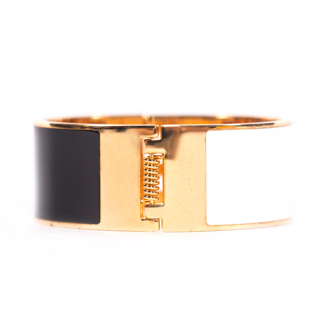 Fendi Enamel Fendista Bracelet Accessories Fendi - Shop authentic new pre-owned designer brands online at Re-Vogue