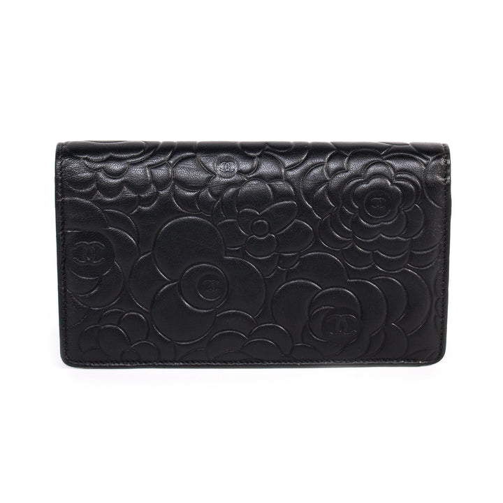 Chanel Camelia Bifold Wallet Accessories Chanel - Shop authentic new pre-owned designer brands online at Re-Vogue