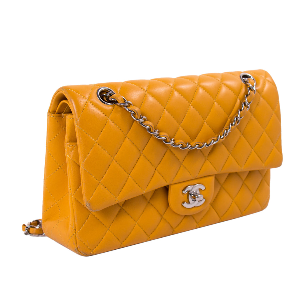 Chanel Classic Medium Double Flap Bag Bags Chanel - Shop authentic new pre-owned designer brands online at Re-Vogue