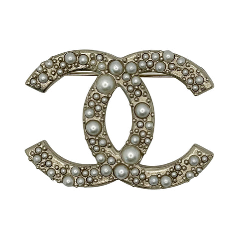 Chanel CC Logo Pearl Bracelet