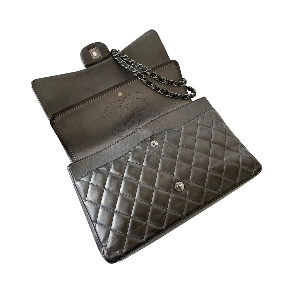 Chanel Classic Maxi Double Flap Bag