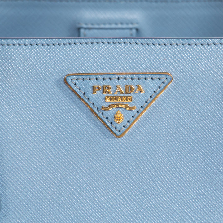 Prada Saffiano Lux Medium Tote Bags Prada - Shop authentic new pre-owned designer brands online at Re-Vogue