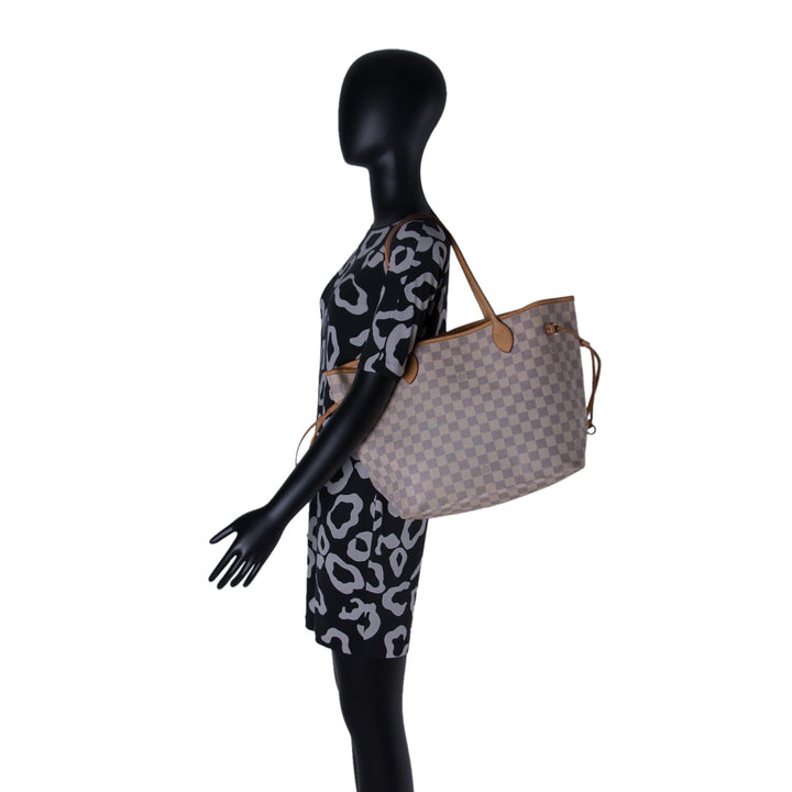 Louis Vuitton Damier Azur Neverfull MM Bags Louis Vuitton - Shop authentic new pre-owned designer brands online at Re-Vogue