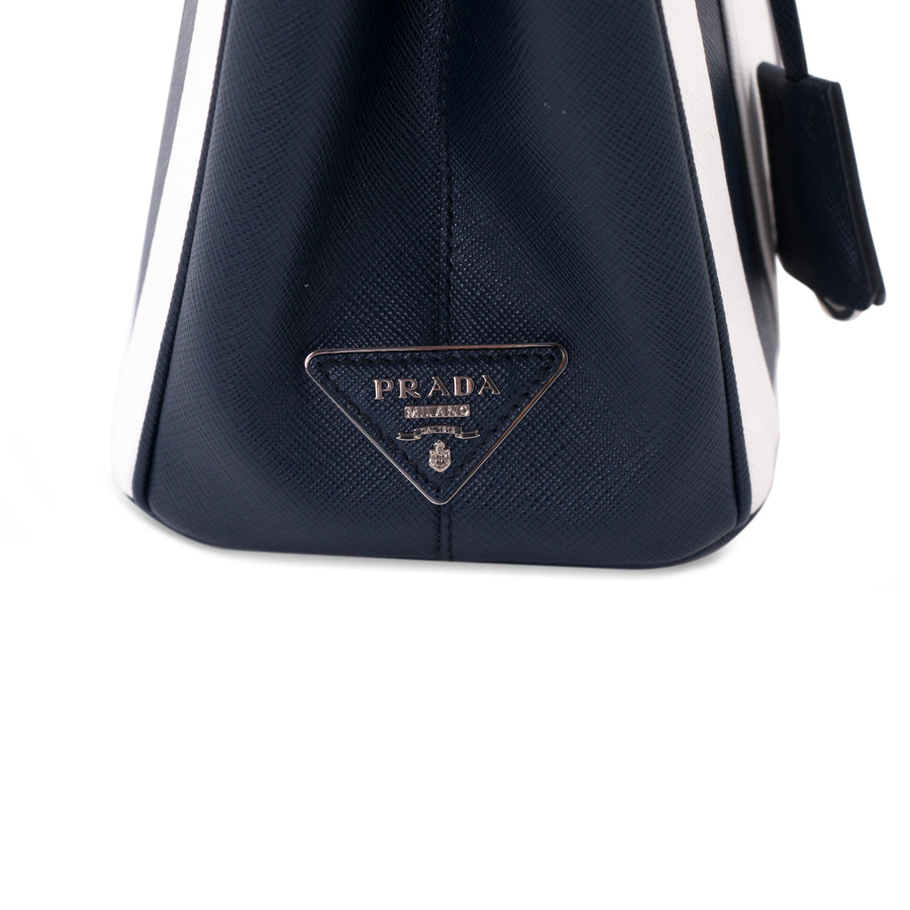 Prada Saffiano Lux Galleria Double Zip Tote Bags Prada - Shop authentic new pre-owned designer brands online at Re-Vogue