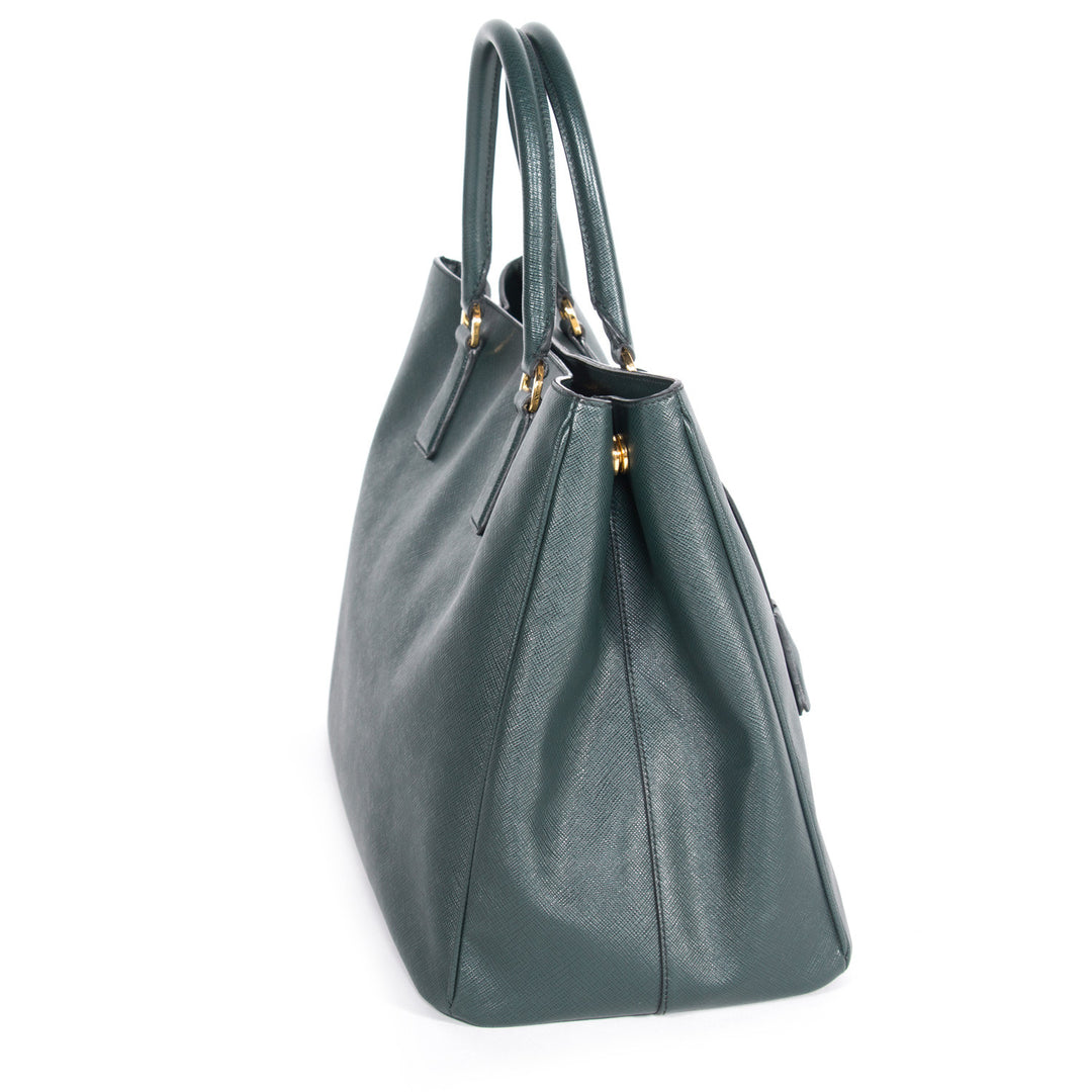 Prada Saffiano Lux Large Tote Bags Prada - Shop authentic new pre-owned designer brands online at Re-Vogue